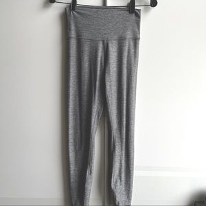 Lululemon heathered 25 “ crop ultra soft tights S 4